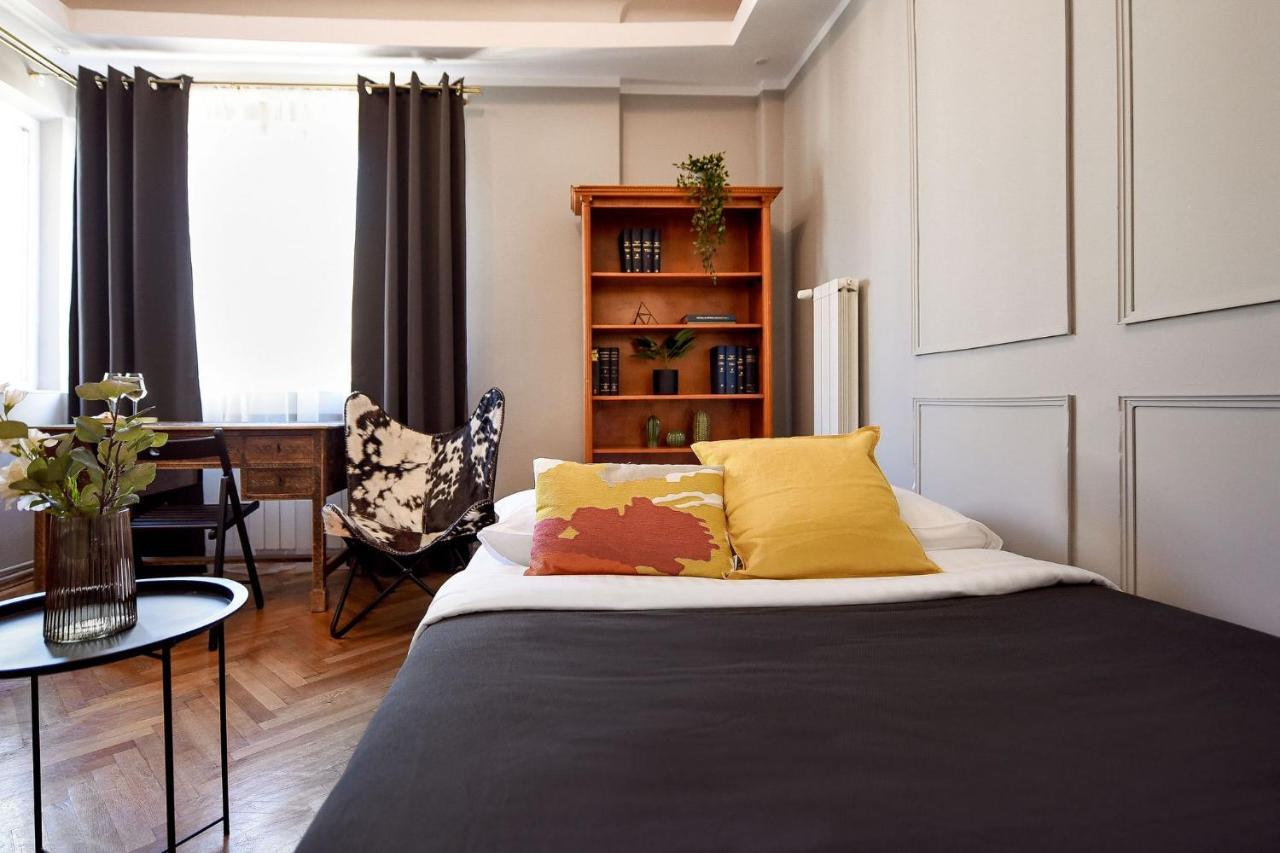 Stylish & Spacious Apartment Near The Old Town - A Touch Of History, A Dash Of Modernity Bukareszt Zewnętrze zdjęcie