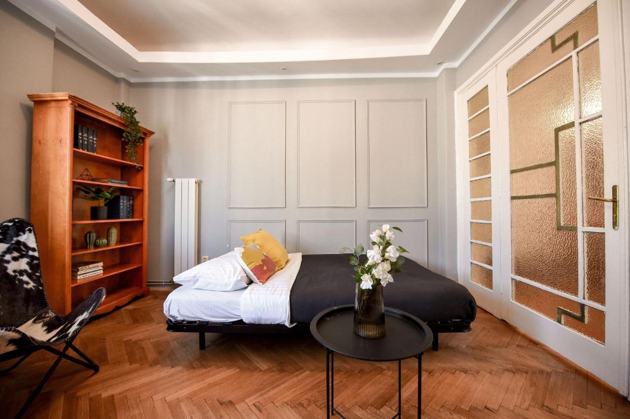 Stylish & Spacious Apartment Near The Old Town - A Touch Of History, A Dash Of Modernity Bukareszt Zewnętrze zdjęcie