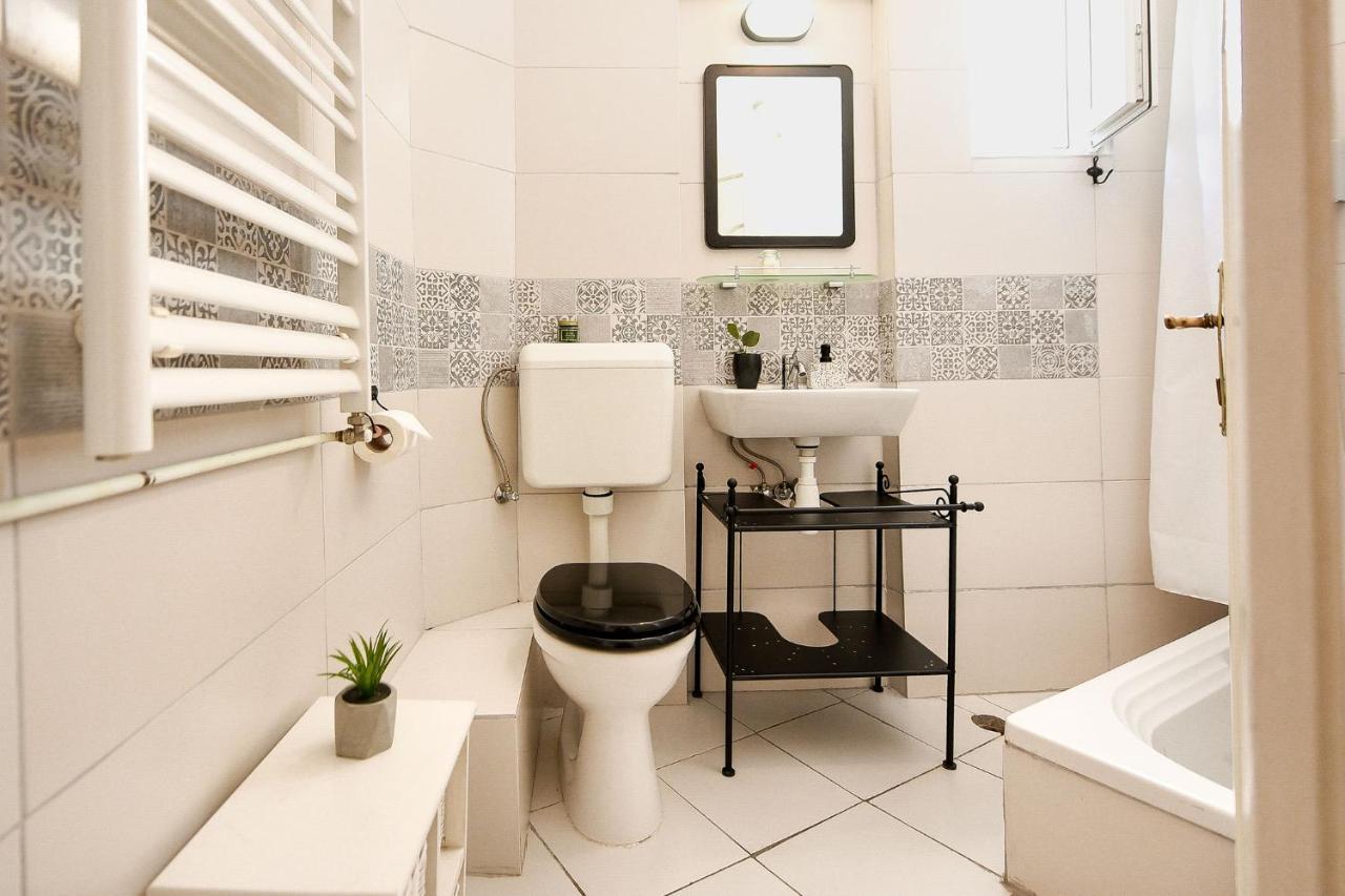 Stylish & Spacious Apartment Near The Old Town - A Touch Of History, A Dash Of Modernity Bukareszt Zewnętrze zdjęcie