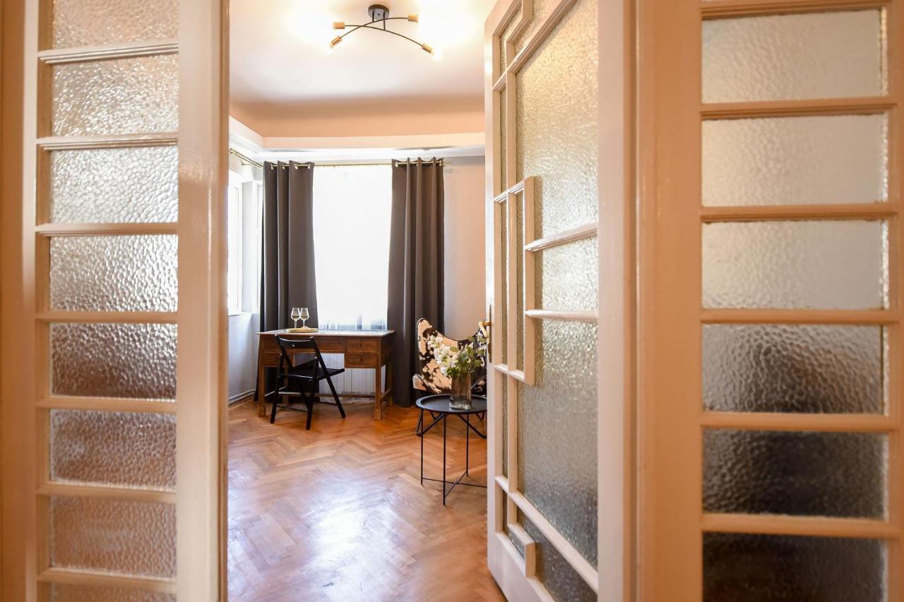 Stylish & Spacious Apartment Near The Old Town - A Touch Of History, A Dash Of Modernity Bukareszt Zewnętrze zdjęcie