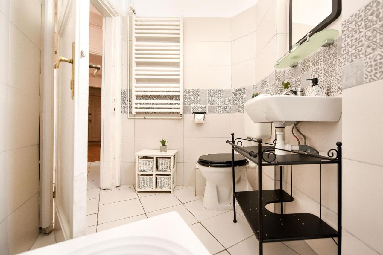 Stylish & Spacious Apartment Near The Old Town - A Touch Of History, A Dash Of Modernity Bukareszt Zewnętrze zdjęcie
